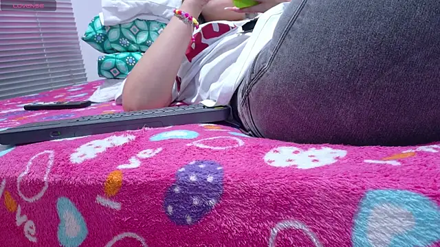 Alhara Luna online show from April 14, 2026, 12:59 am