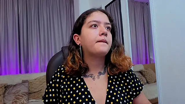 Niaa Stark online show from April 18, 2026, 7:58 pm