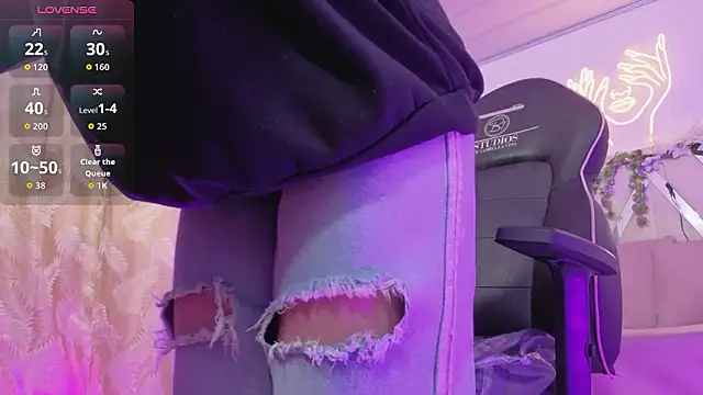 ZURY TAY online show from March 9, 2026, 11:58 am