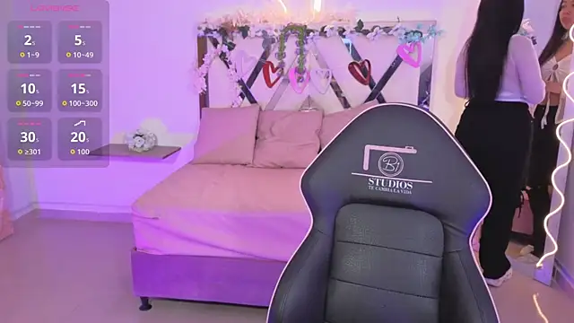 ZURY TAY online show from October 7, 2025, 11:22 am