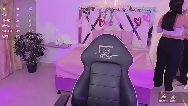 ZURY TAY online show from November 8, 2025, 11:47 am