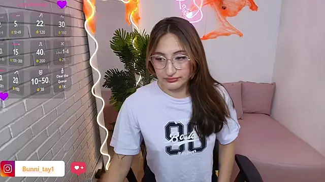 Snapshot of Bunni_tay chatting on October 11, 2025, 11:33 am Bunni tay online show from October 11, 2025, 11:33 am