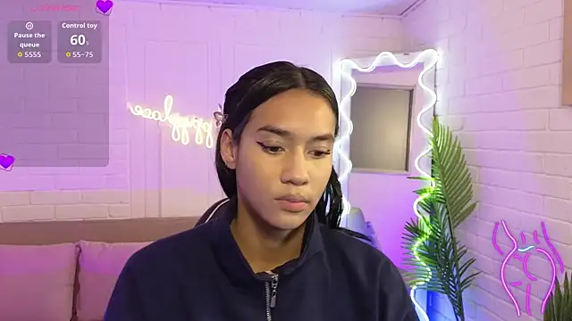 artemiss tay online show from November 3, 2025, 7:06 pm