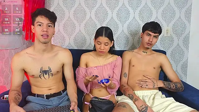 Snapshot of Twink_sensationx chatting on October 19, 2025, 1:25 pm Twink sensationx online show from October 19, 2025, 1:25 pm