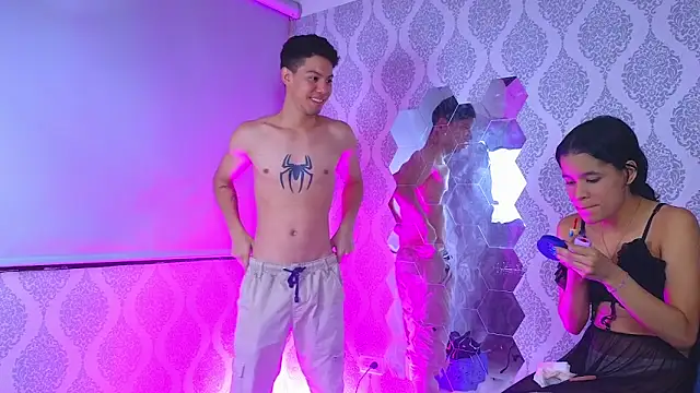 Snapshot of Twink_sensationx chatting on October 13, 2025, 1:23 pm Twink sensationx online show from October 13, 2025, 1:23 pm