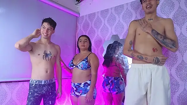 Snapshot of Twink_sensationx chatting on October 11, 2025, 1:34 pm Twink sensationx online show from October 11, 2025, 1:34 pm