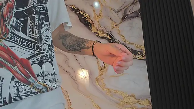 Snapshot of azul_honey chatting on November 17, 2025, 6:34 pm azul honey online show from November 17, 2025, 6:34 pm