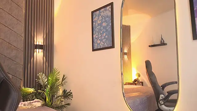 Snapshot of maddy1y_ chatting on October 31, 2025, 12:02 pm maddy1y  online show from October 31, 2025, 12:02 pm