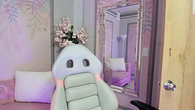 Snapshot of Jessgarcia_ chatting on October 7, 2025, 5:30 am Jessgarcia online show from October 7, 2025, 5:30 am