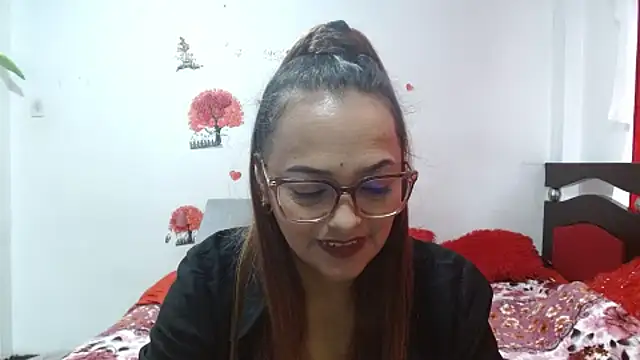 Snapshot of Lady_16 chatting on September 30, 2025, 3:18 pm Lady 16 online show from September 30, 2025, 3:18 pm