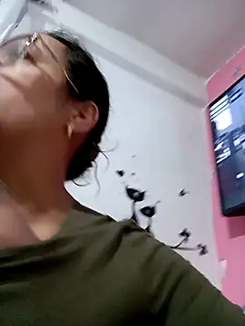 Snapshot of Lady_16 chatting on September 14, 2025, 10:54 pm Lady 16 online show from September 14, 2025, 10:54 pm