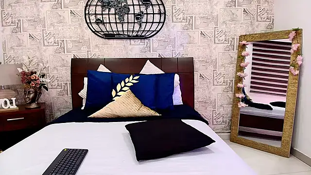 Roxy Skye online show from October 3, 2025, 12:39 pm