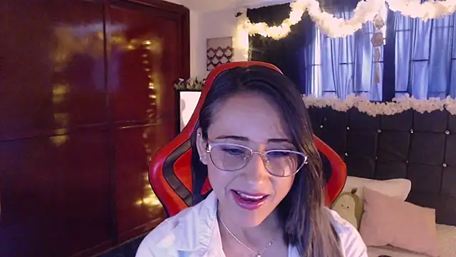 Snapshot of Sofia-mel chatting on October 21, 2025, 8:52 pm Sofia-mel online show from October 21, 2025, 8:52 pm