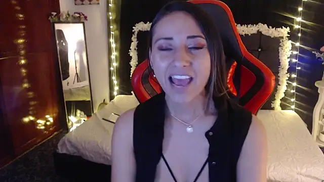 Snapshot of Sofia-mel chatting on October 3, 2025, 10:55 pm Sofia-mel online show from October 3, 2025, 10:55 pm