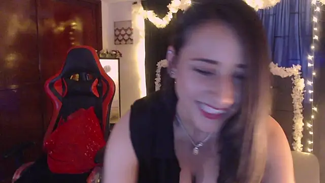 Snapshot of Sofia-mel chatting on October 22, 2025, 9:24 pm Sofia-mel online show from October 22, 2025, 9:24 pm