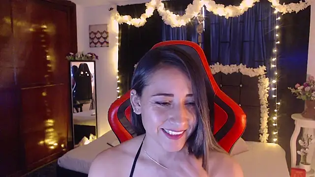 Snapshot of Sofia-mel chatting on October 17, 2025, 9:49 pm Sofia-mel online show from October 17, 2025, 9:49 pm