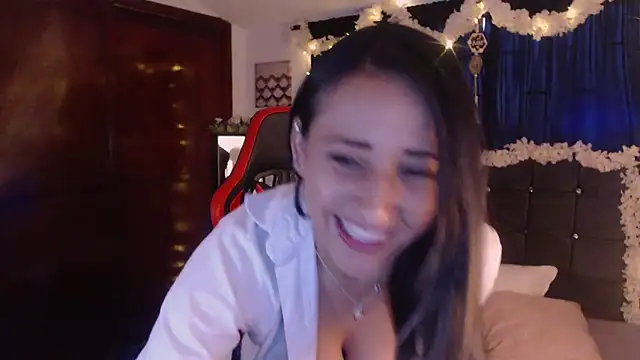 Snapshot of Sofia-mel chatting on October 24, 2025, 10:20 pm Sofia-mel online show from October 24, 2025, 10:20 pm