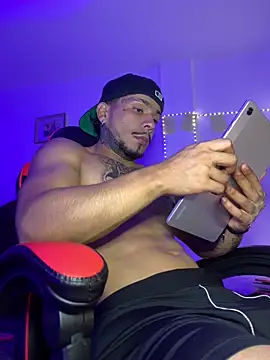 Snapshot of DeimonOficial chatting on October 3, 2025, 2:48 am DeimonOficial online show from October 3, 2025, 2:48 am