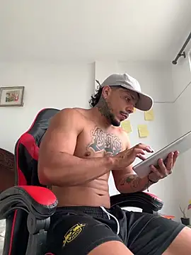 Snapshot of DeimonOficial chatting on October 15, 2025, 7:55 pm DeimonOficial online show from October 15, 2025, 7:55 pm