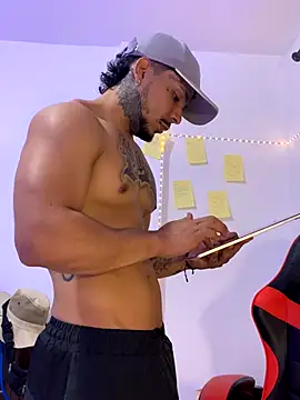 Snapshot of DeimonOficial chatting on October 15, 2025, 12:53 am DeimonOficial online show from October 15, 2025, 12:53 am