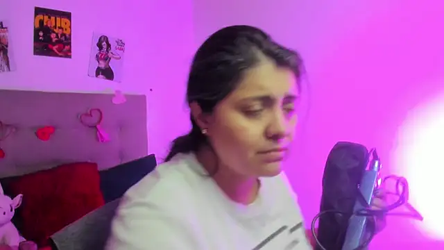 TifanyAmazinng online show from February 16, 2026, 12:37 pm