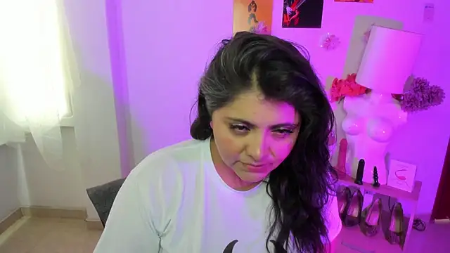 TifanyAmazinng online show from April 10, 2026, 2:35 pm