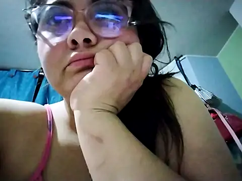 TifanyAmazinng online show from September 13, 2025, 12:54 am