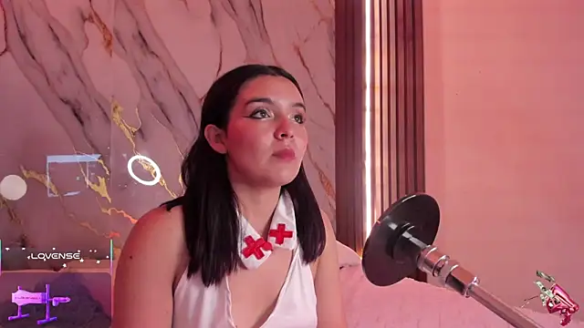 alicecute77 online show from October 17, 2025, 2:26 am