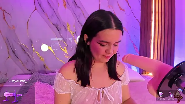 alicecute77 online show from October 28, 2025, 2:34 am