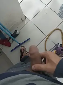 comobucetinhas online show from June 19, 2026, 8:03 pm