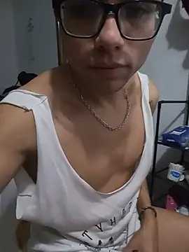 Naughty Boy13 online show from May 29, 2026, 2:28 am