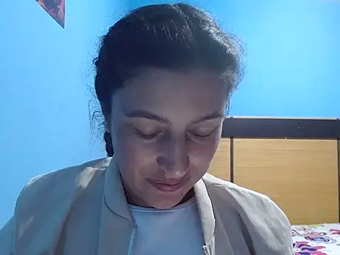Snapshot of SarahFriendly chatting on April 24, 2026, 2:35 am SarahFriendly online show from April 24, 2026, 2:35 am
