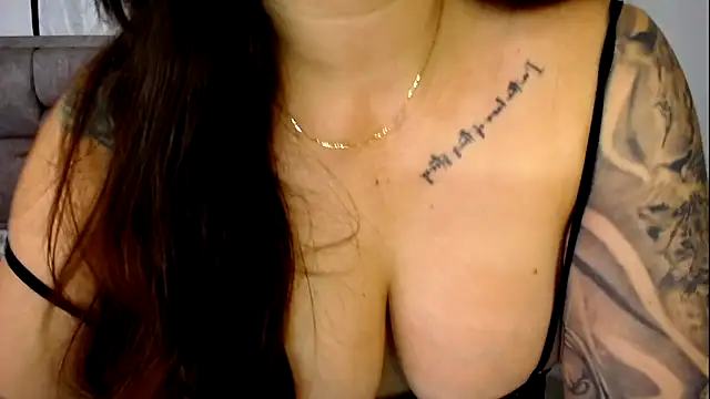 Snapshot of kailyann_ chatting on October 16, 2025, 11:02 pm kailyann online show from October 16, 2025, 11:02 pm