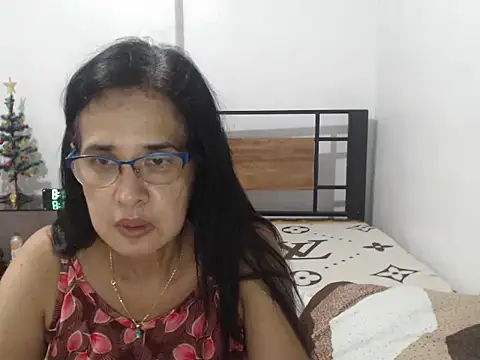 Prettysweetmum online show from March 27, 2026, 12:17 pm