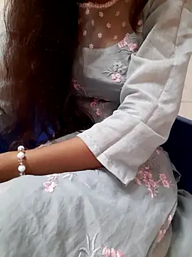 Snapshot of Aarti-kumri chatting on October 11, 2025, 5:30 am Aarti-kumri online show from October 11, 2025, 5:30 am