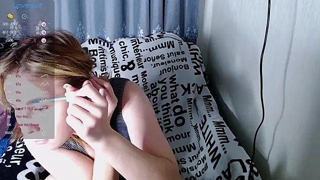 RoyAngela online show from September 19, 2025, 7:29 pm