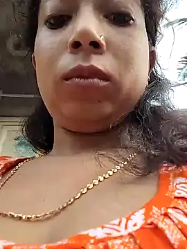 Snapshot of Magic-heart1 chatting on September 11, 2025, 12:32 am Magic-heart1 online show from September 11, 2025, 12:32 am