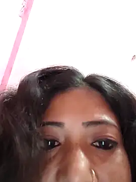 Snapshot of Magic-heart1 chatting on October 9, 2025, 5:35 pm Magic-heart1 online show from October 9, 2025, 5:35 pm