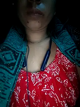 Snapshot of Magic-heart1 chatting on October 31, 2025, 12:40 am Magic-heart1 online show from October 31, 2025, 12:40 am