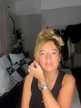 Snapshot of Aurorajadex chatting on October 21, 2025, 3:33 pm Aurorajadex online show from October 21, 2025, 3:33 pm