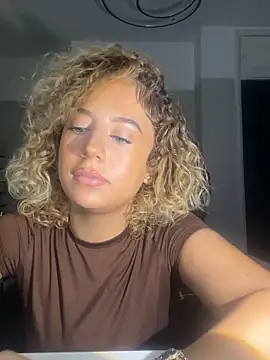 Snapshot of Aurorajadex chatting on October 23, 2025, 2:16 pm Aurorajadex online show from October 23, 2025, 2:16 pm