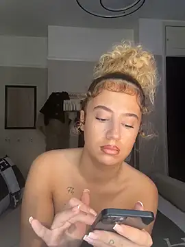 Snapshot of Aurorajadex chatting on October 7, 2025, 2:40 pm Aurorajadex online show from October 7, 2025, 2:40 pm