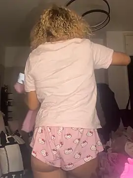 Snapshot of Aurorajadex chatting on November 2, 2025, 11:59 am Aurorajadex online show from November 2, 2025, 11:59 am