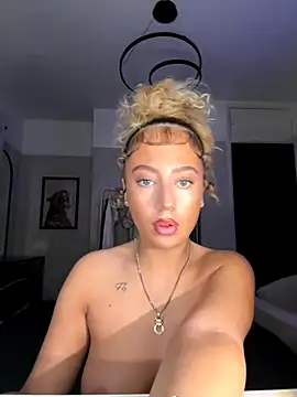 Snapshot of Aurorajadex chatting on October 9, 2025, 9:48 pm Aurorajadex online show from October 9, 2025, 9:48 pm