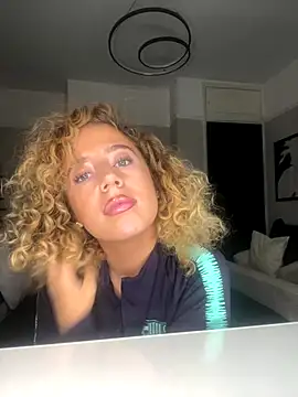 Snapshot of Aurorajadex chatting on October 27, 2025, 8:10 pm Aurorajadex online show from October 27, 2025, 8:10 pm