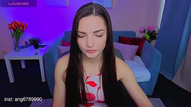 MyEllaLuvs online show from October 3, 2025, 1:34 pm