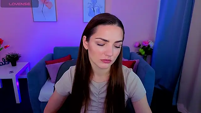 MyEllaLuvs online show from September 28, 2025, 1:40 pm