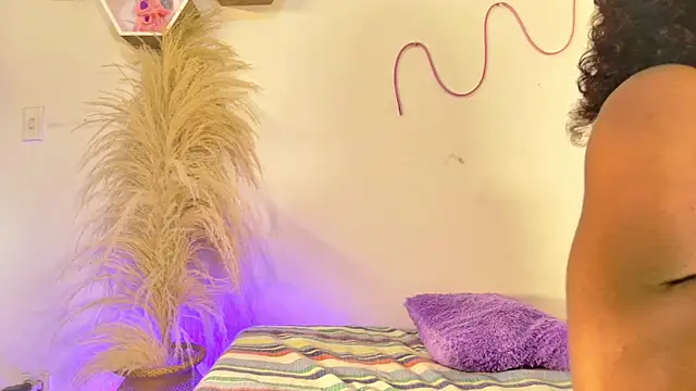 Snapshot of tatixxxvega chatting on October 29, 2025, 1:21 pm tatixxxvega online show from October 29, 2025, 1:21 pm