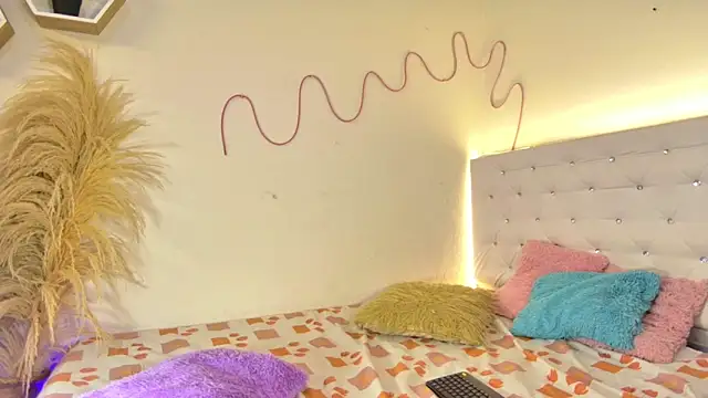 tatixxxvega online show from November 10, 2025, 1:38 pm