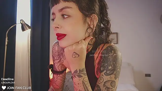 Snapshot of janne_maybe chatting on October 30, 2025, 3:20 pm janne maybe online show from October 30, 2025, 3:20 pm